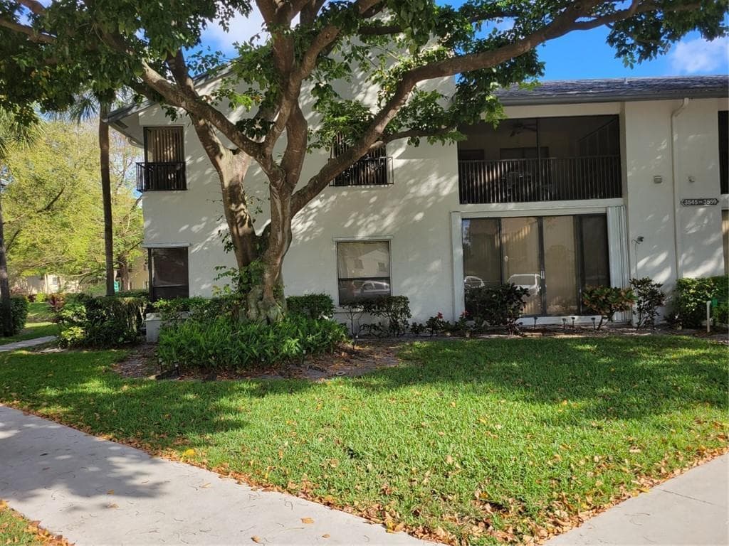 3559 COCOPLUM Circle, Coconut Creek, FL 33063 photo 3