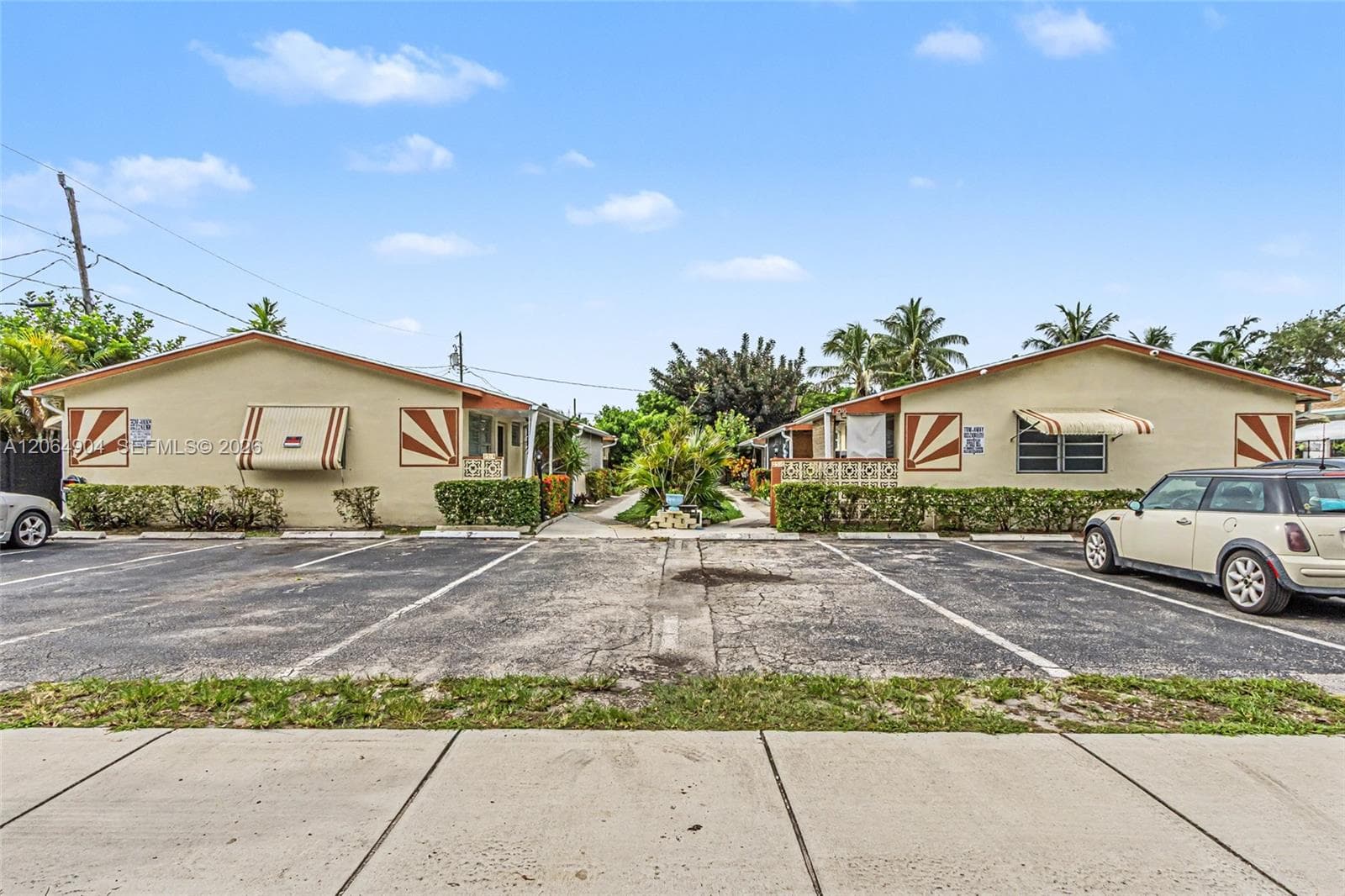 2516 Hayes St # 10, Hollywood, FL 33020