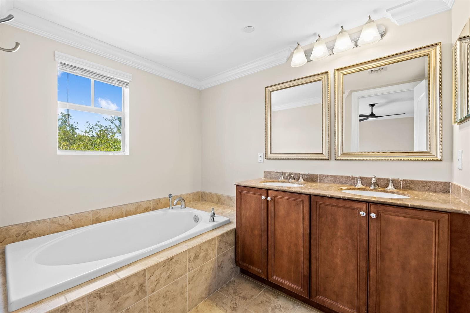 630 SE 15th Street # 5, Fort Lauderdale, FL 33316 photo 3