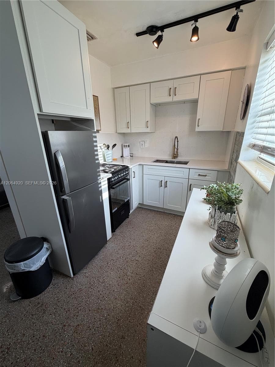 2130 Mckinley St # 1, Hollywood, FL 33020 photo 3