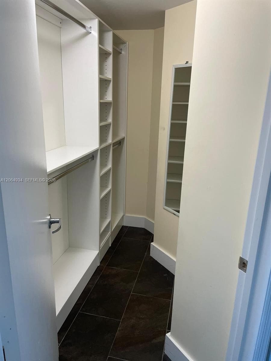 60 SW 13th St # 3426, Miami, FL 33130 photo 3