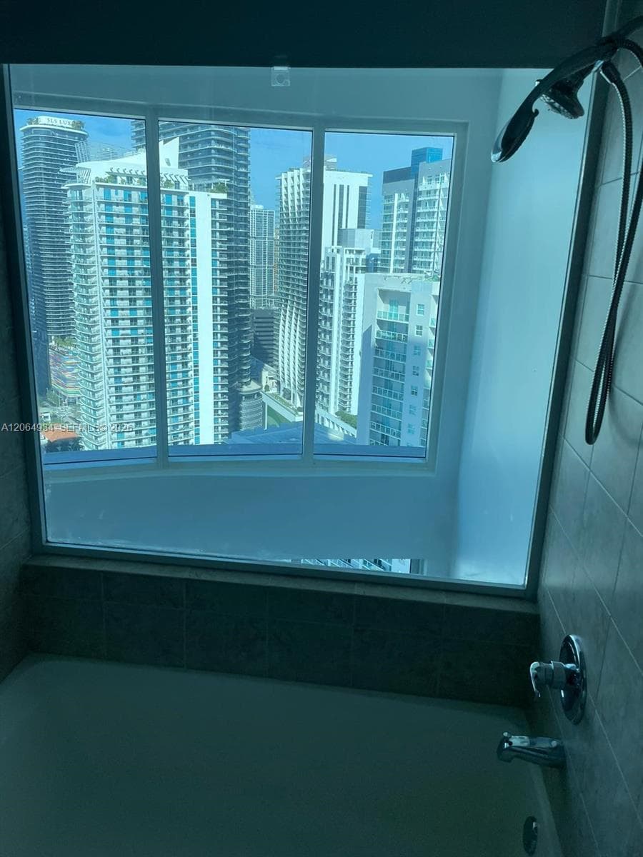 60 SW 13th St # 3426, Miami, FL 33130 photo 5