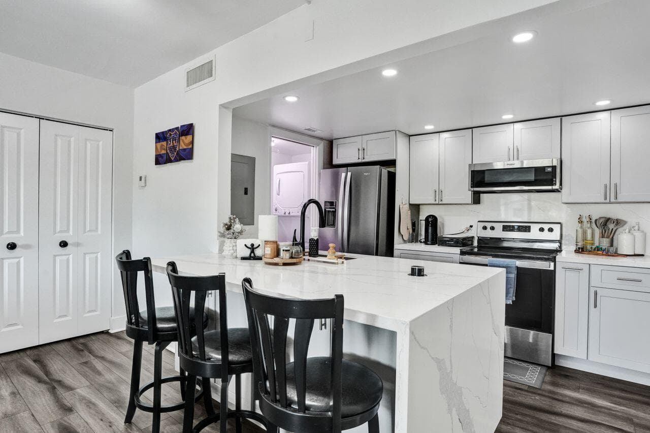1000 RIVER REACH Drive # 321, Fort Lauderdale, FL 33315 photo 2