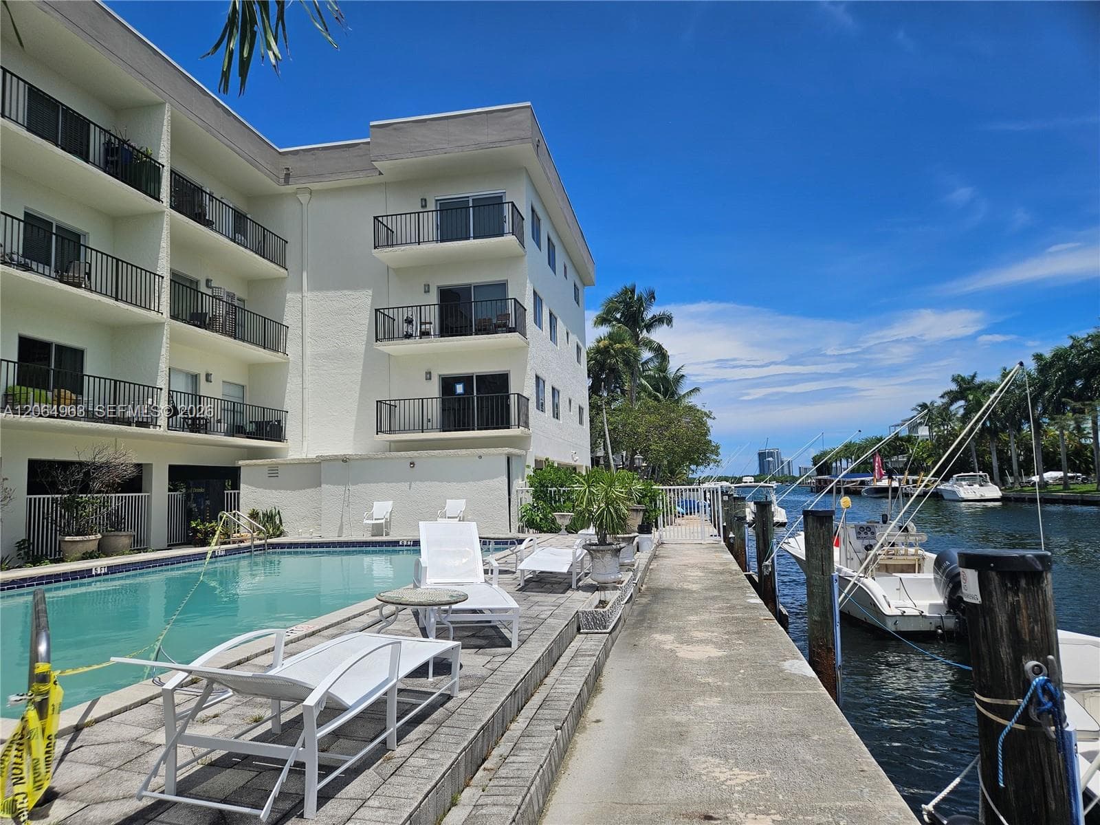 2620 NE 135th St # 426, North Miami, FL 33181 photo 2
