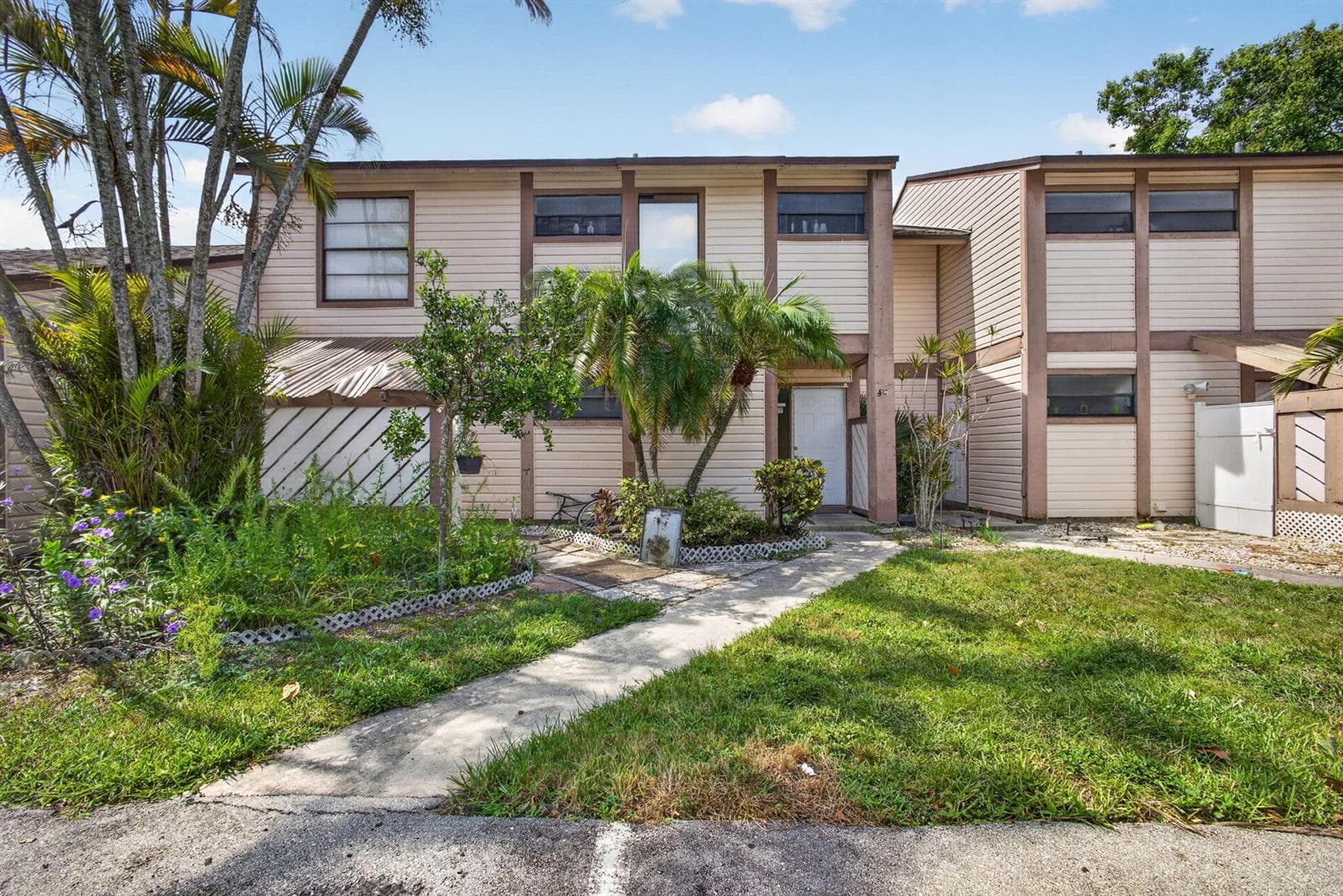 110 SHERWOOD Circle # 4C, Jupiter, FL 33458 photo 3