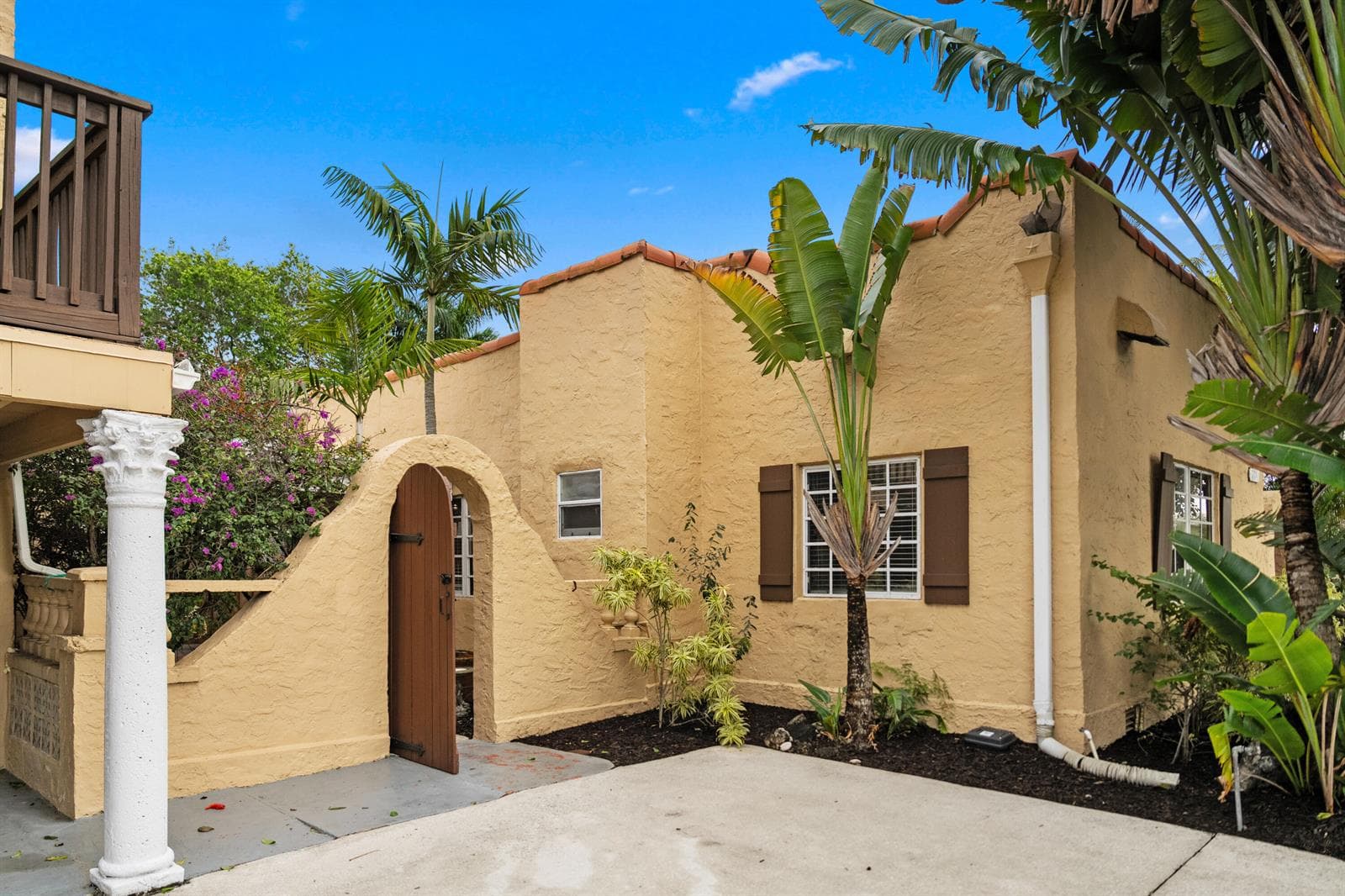 735 Colonial Road, West Palm Beach, FL 33405 photo 2