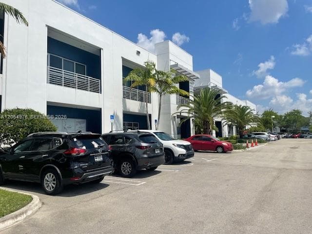 1500 NW 89CT # 216, Doral, FL 33172 photo 3