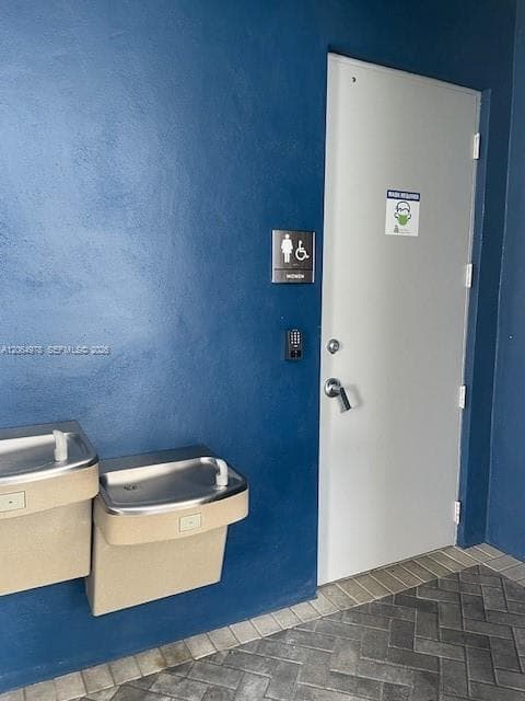 1500 NW 89CT # 216, Doral, FL 33172 photo 5