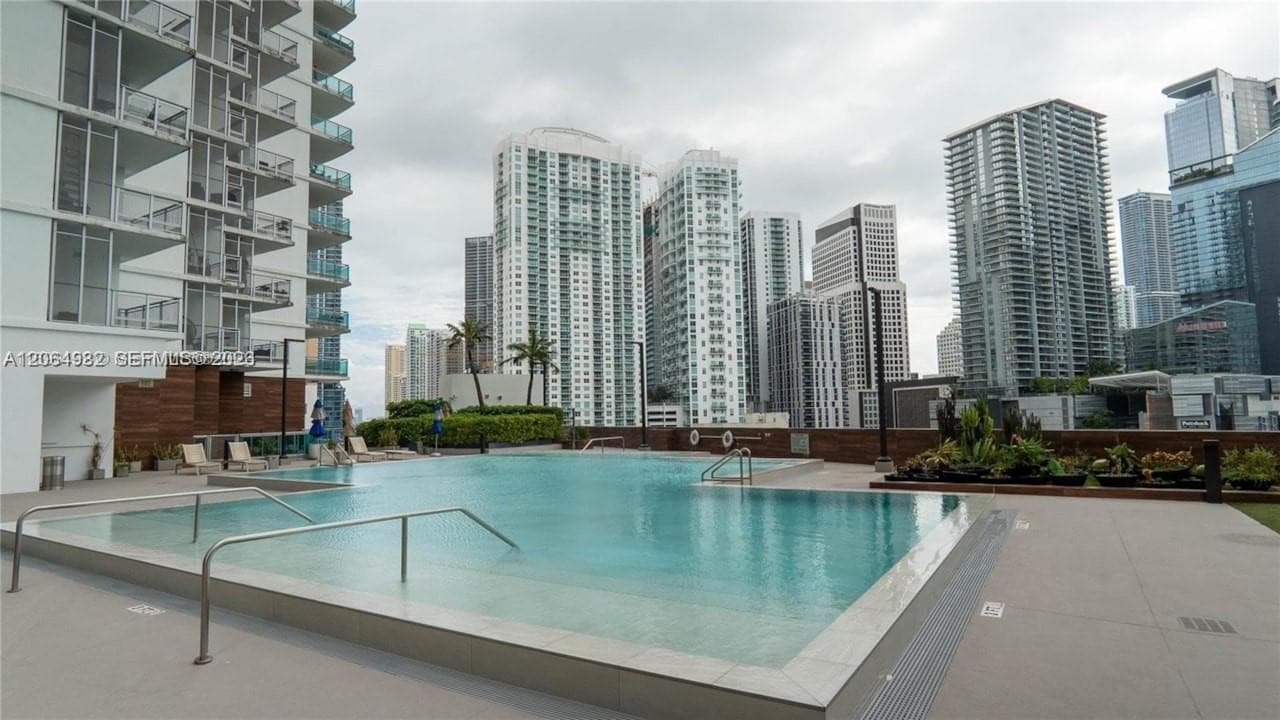 350 S Miami Ave # 2714, Miami, FL 33130 photo 4
