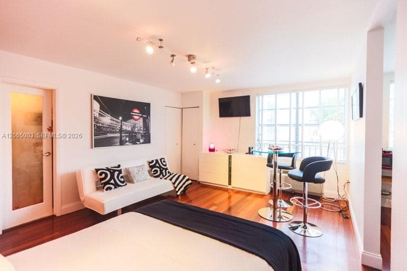 420 15th St # 306, Miami Beach, FL 33139 photo 3