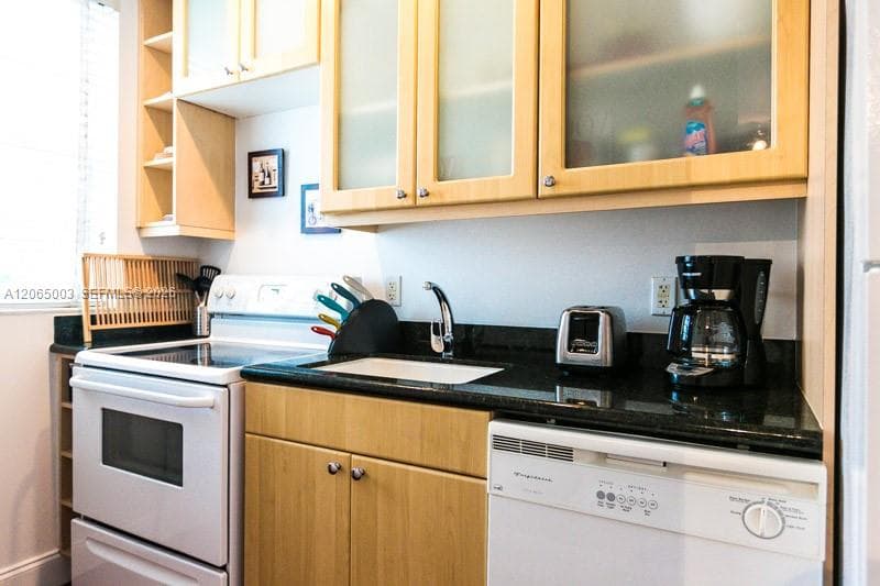 420 15th St # 306, Miami Beach, FL 33139 photo 5