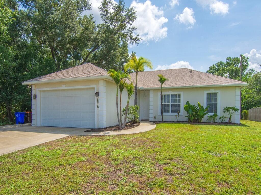 8978 100TH Court, Vero Beach, FL 32967 photo 2