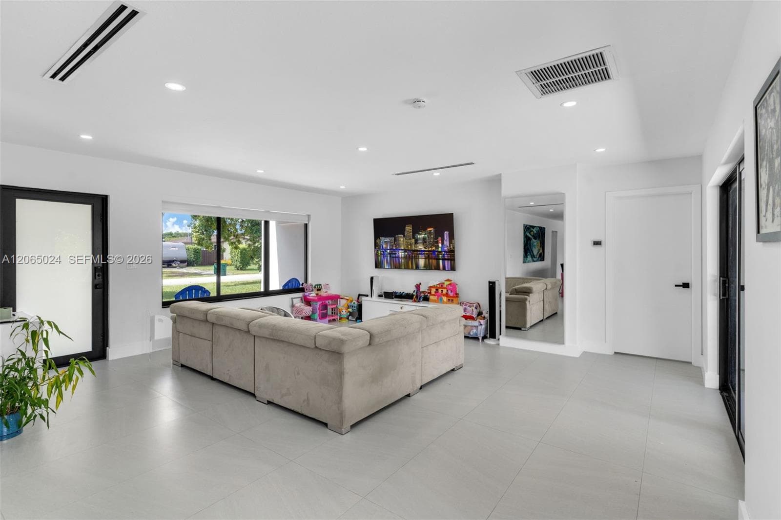 11243 SW 174th Ter, Miami, FL 33157 photo 5