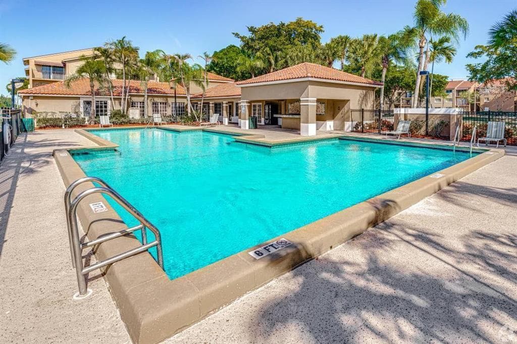 1068 N BENOIST FARMS Road # 302, West Palm Beach, FL 33411