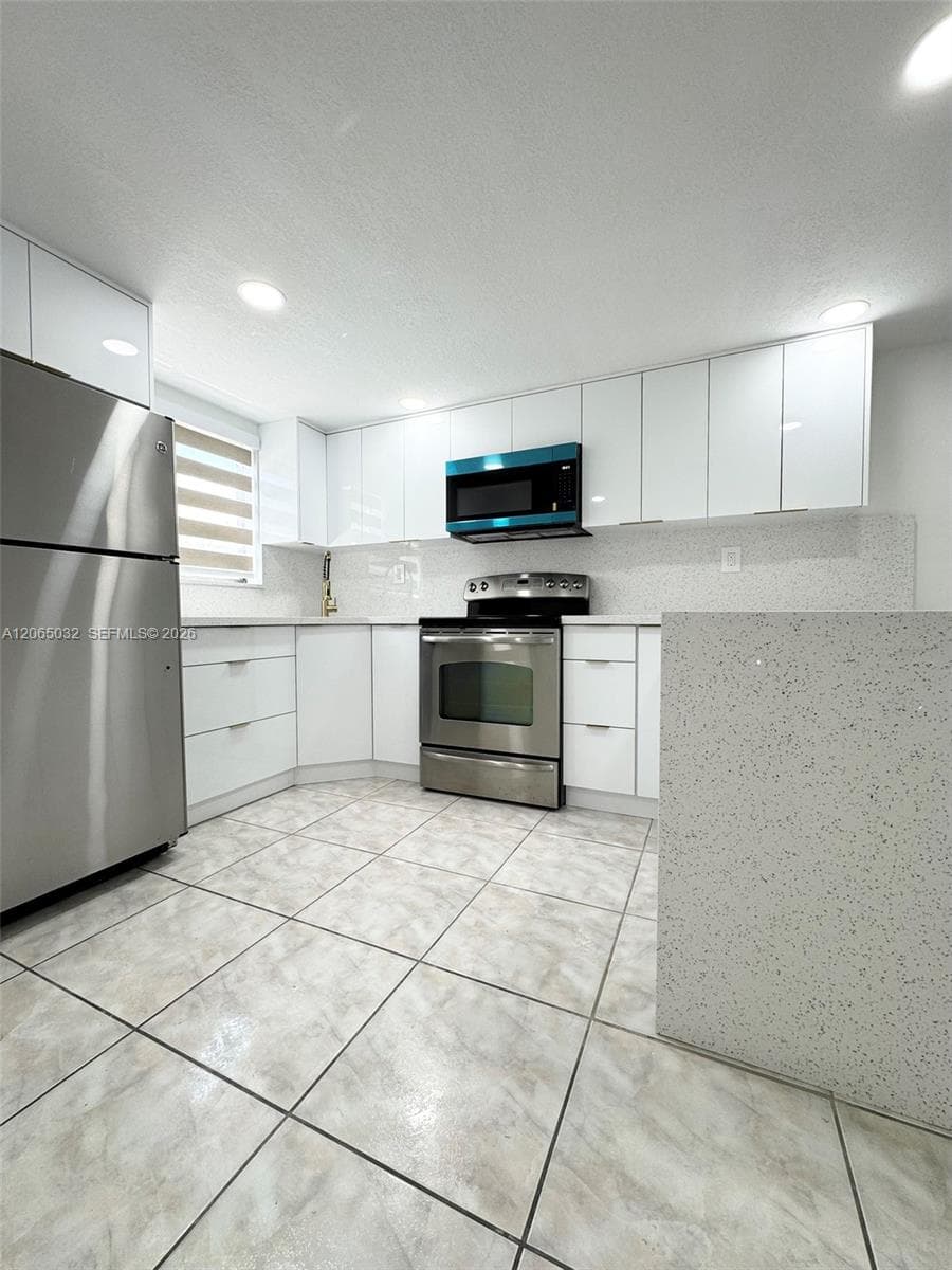 5580 W 26th Ct # 209, Hialeah, FL 33016 photo 2