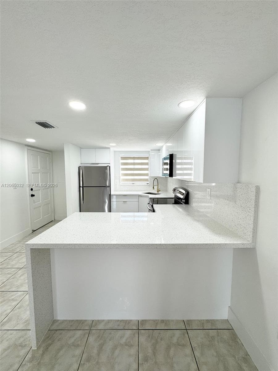 5580 W 26th Ct # 209, Hialeah, FL 33016 photo 4