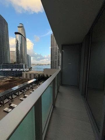 77 SE 5th St # 1704, Miami, FL 33131 photo 3