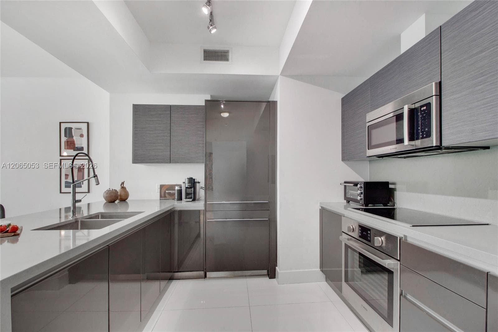 1080 Brickell Ave # 1504, Miami, FL 33131 photo 2