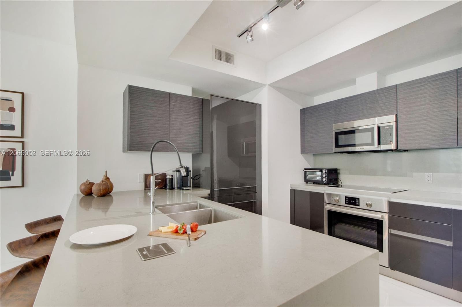 1080 Brickell Ave # 1504, Miami, FL 33131 photo 3