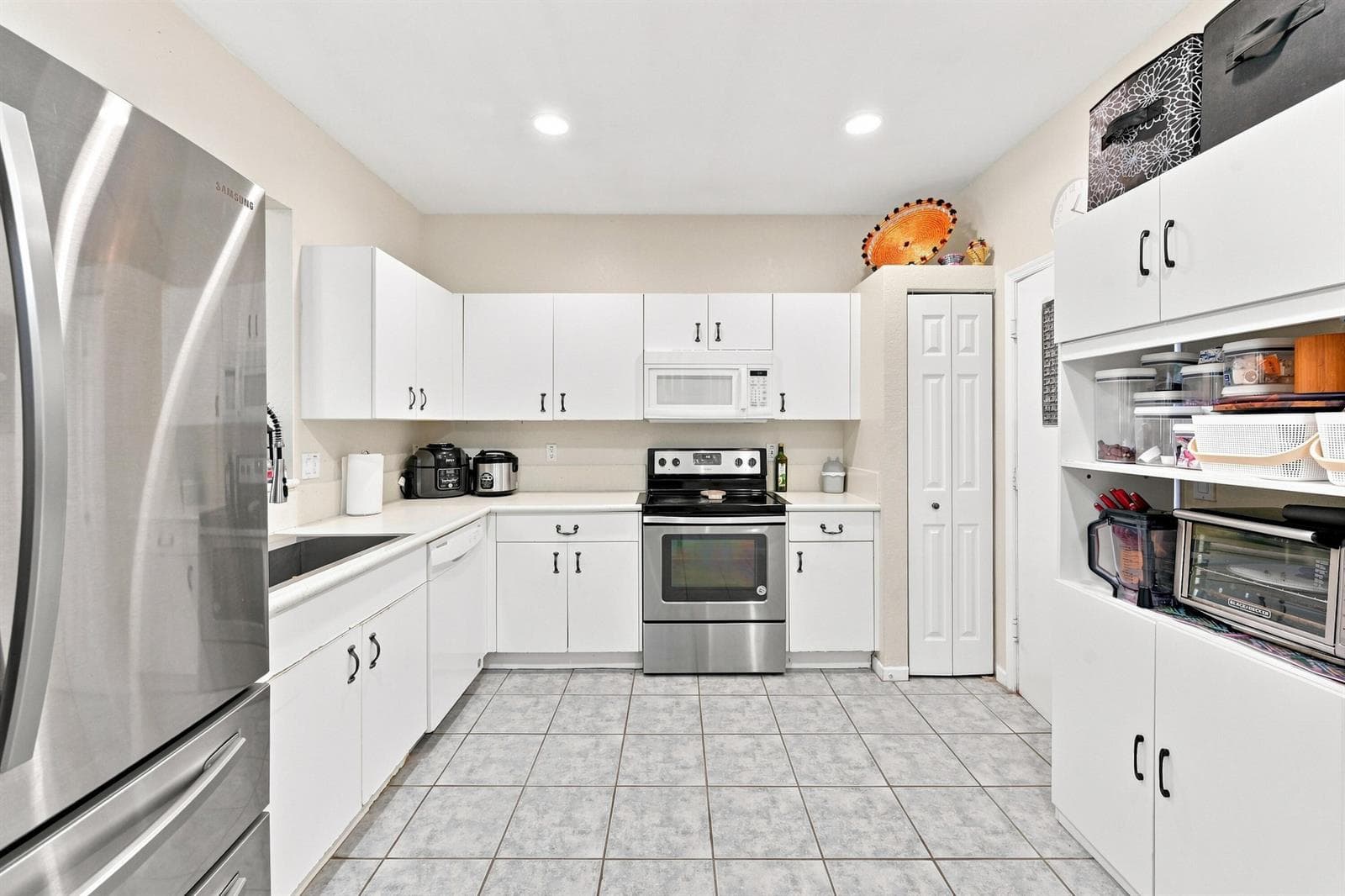 5477 NW 90th Terrace, Sunrise, FL 33351 photo 4