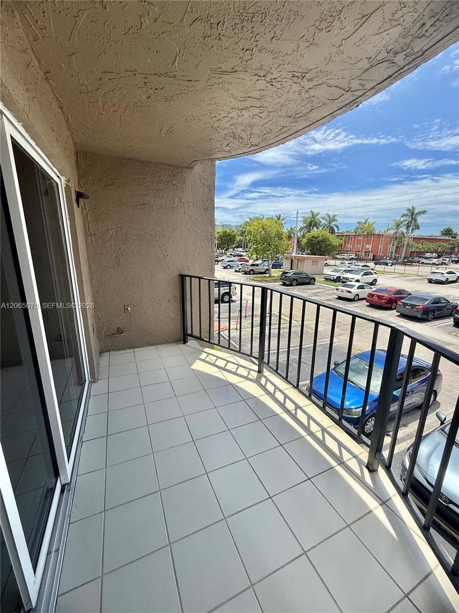 5201 NW 7th St # 202, Miami, FL 33126 photo 5