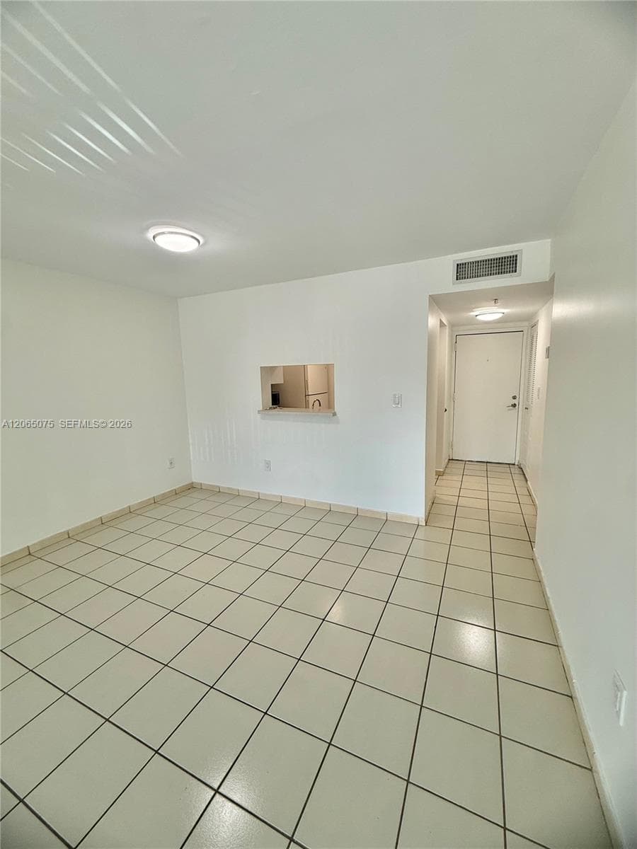 5201 NW 7th St # 202, Miami, FL 33126 photo 4