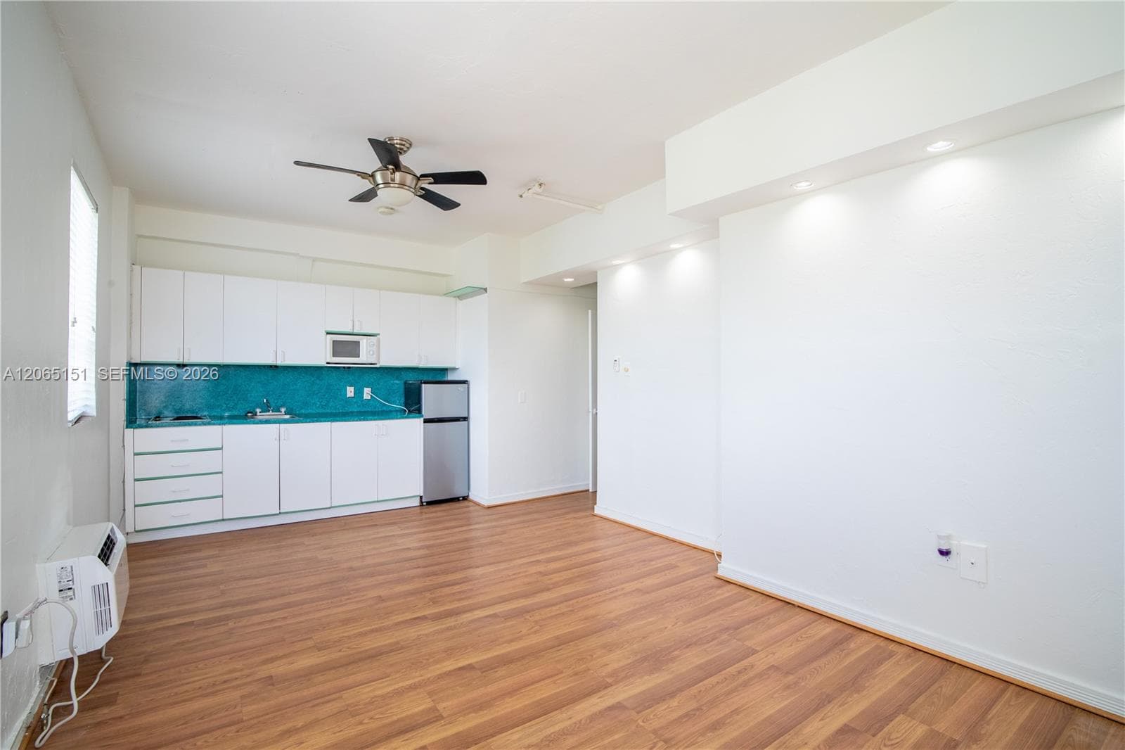 255 W 24th St # 436, Miami Beach, FL 33140 photo 2
