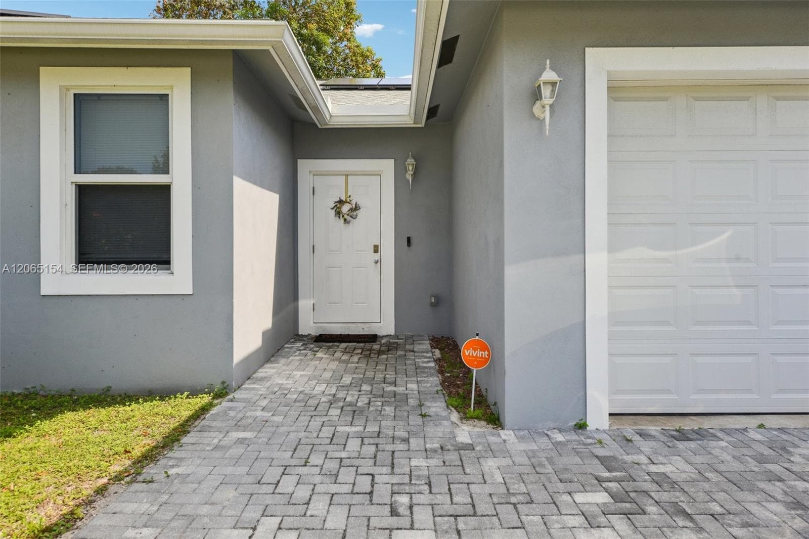 1686 NE 30th St, Pompano Beach, FL 33064 photo 2