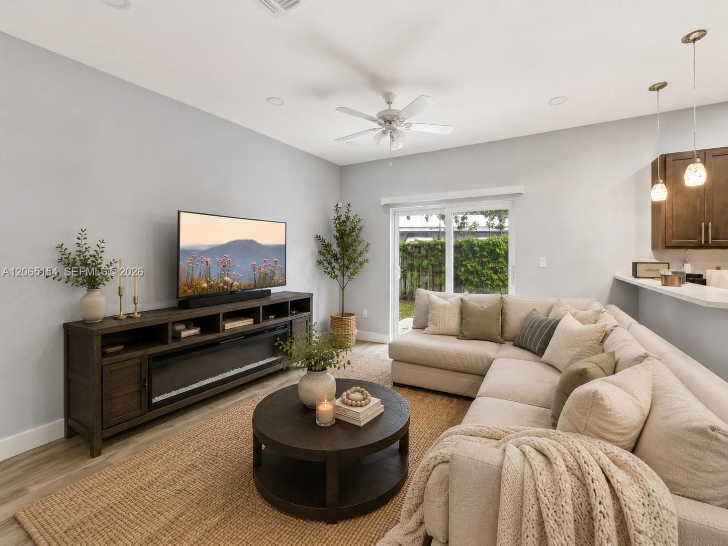 1686 NE 30th St, Pompano Beach, FL 33064 photo 4