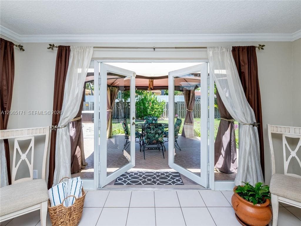 939 Washington St, Hollywood, FL 33019 photo 5