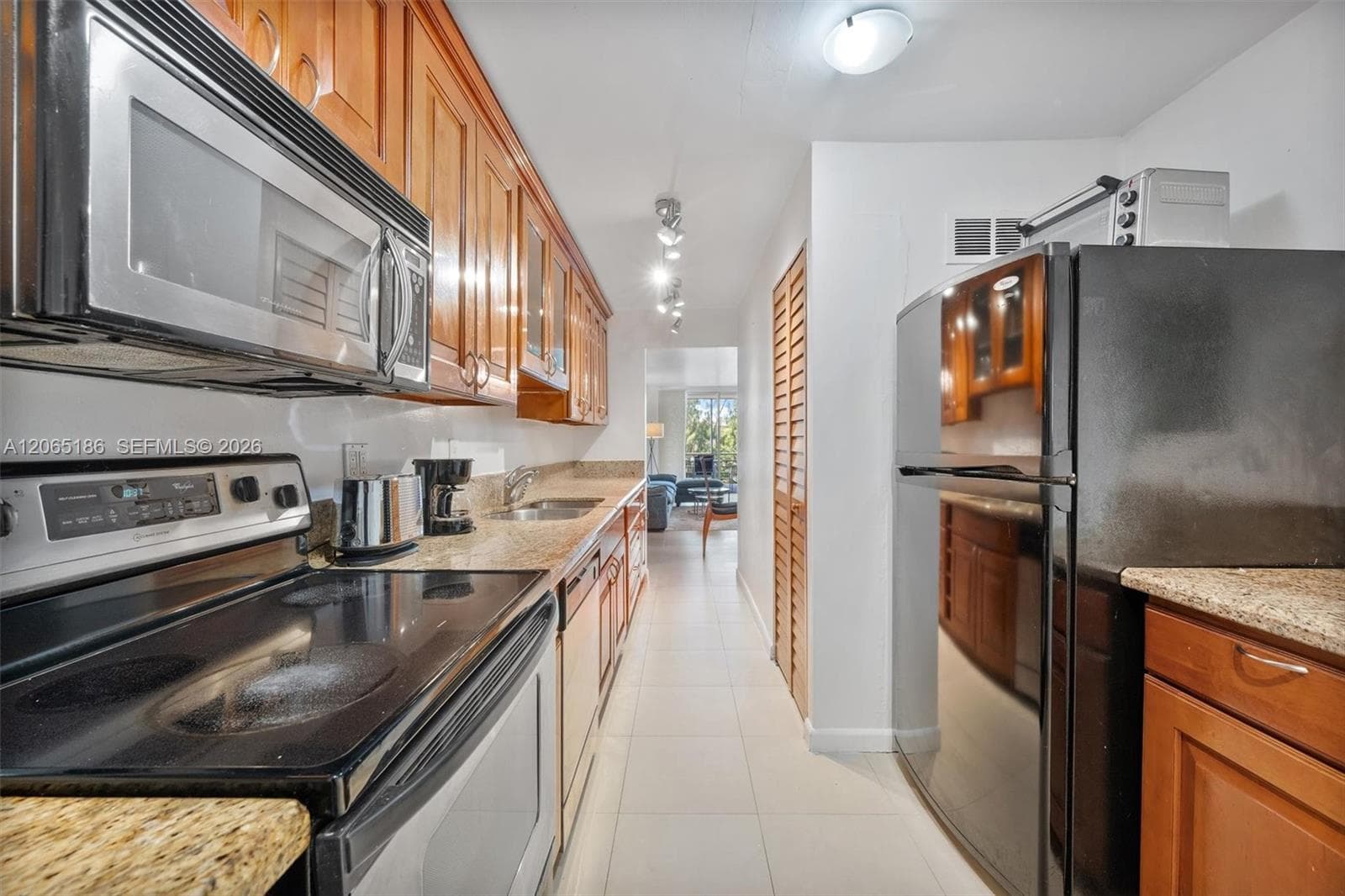 3660 NE 166th St # 307, North Miami Beach, FL 33160 photo 4