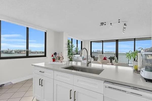 540 Brickell Key Dr # 832, Miami, FL 33131 photo 3
