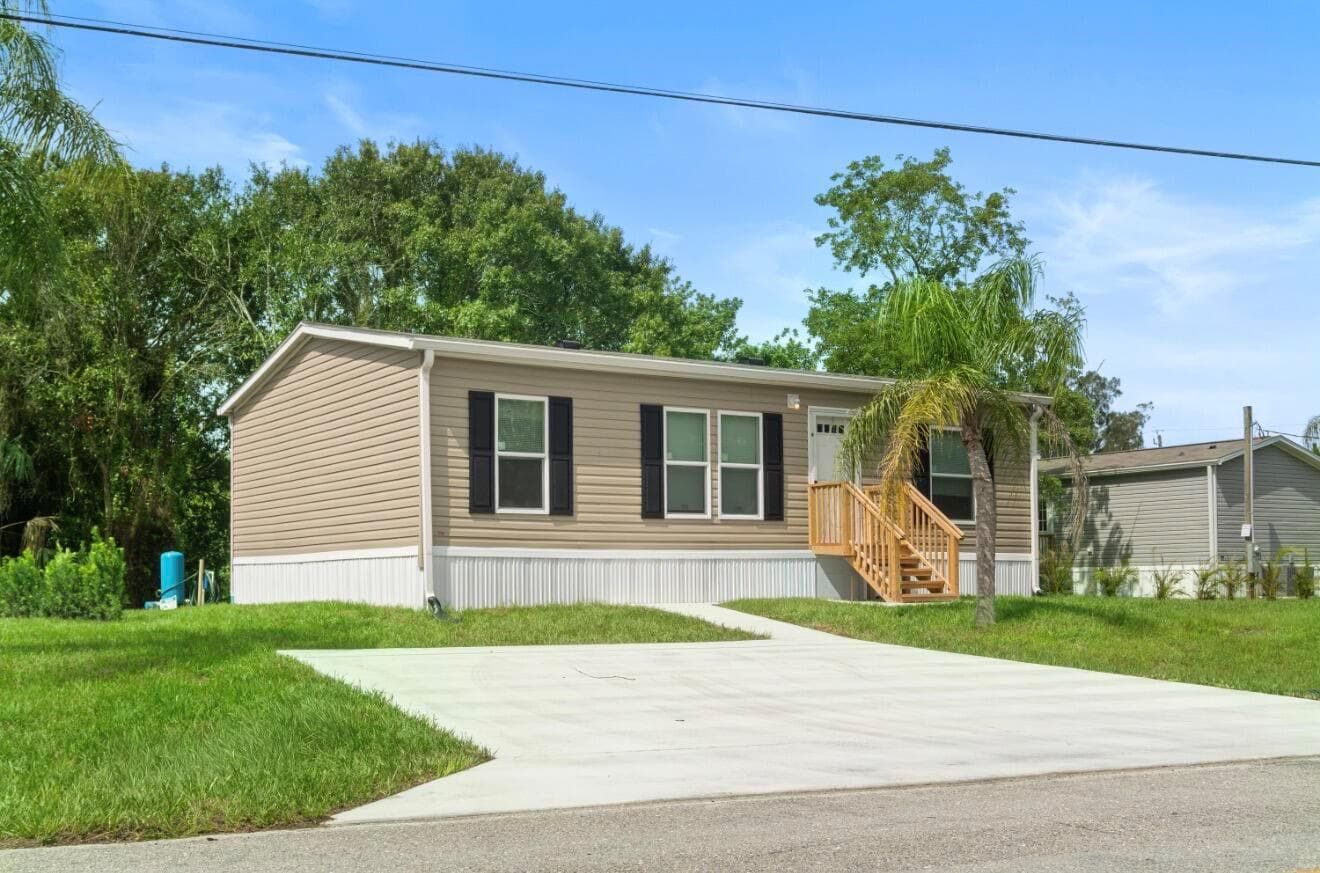 9542 SE 57th Drive, Okeechobee, FL 34974 photo 2