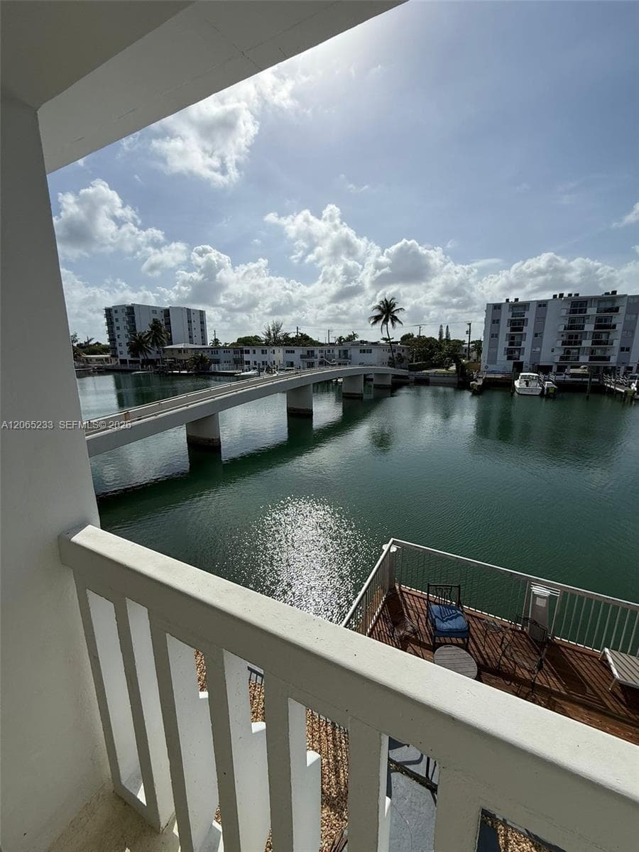 8080 Tatum Waterway Dr # 21, Miami Beach, FL 33141 photo 2