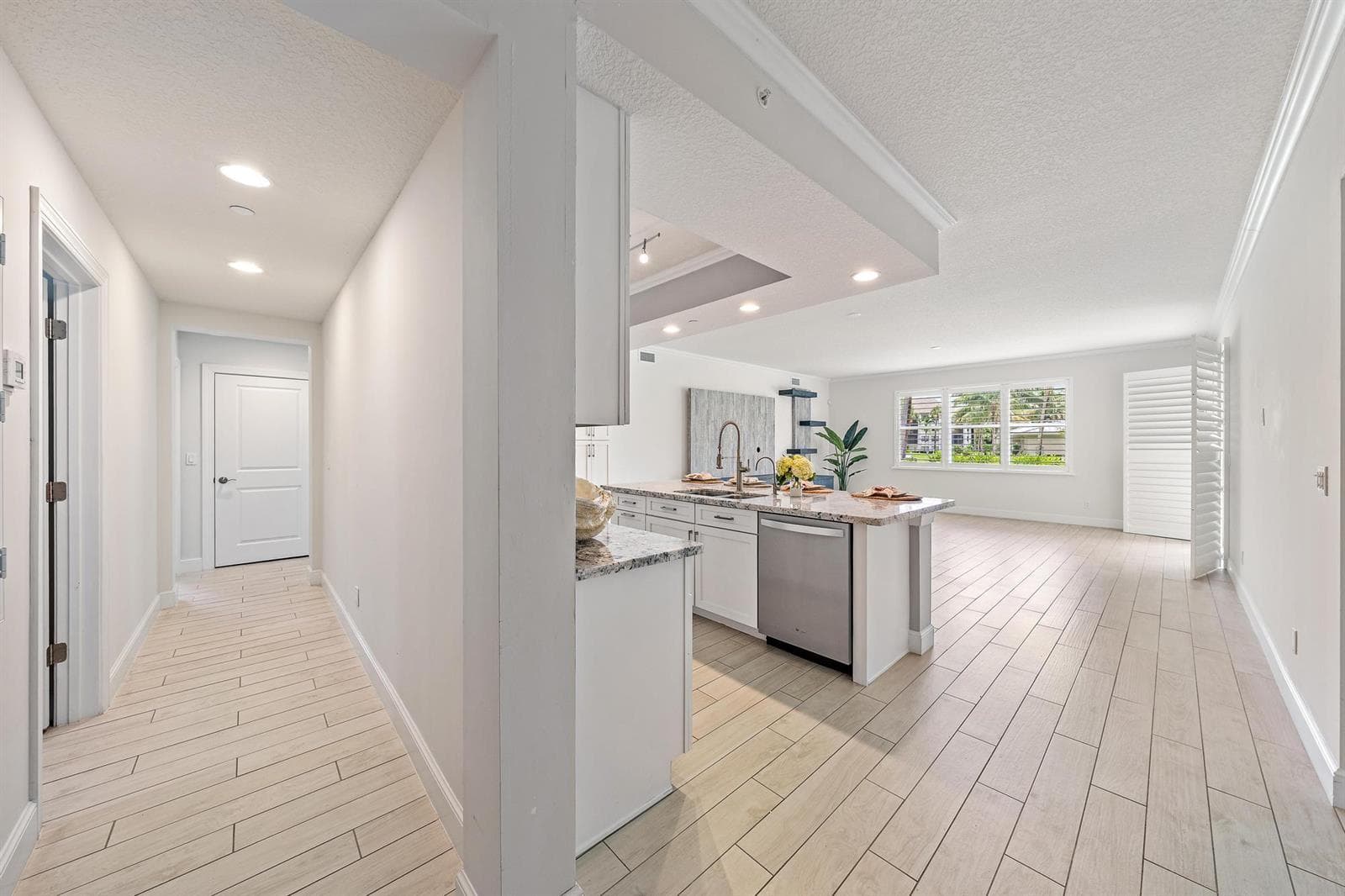 411 Bay Colony Drive N, Juno Beach, FL 33408 photo 2
