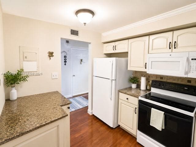 600 Three Islands Blvd # 1107, Hallandale Beach, FL 33009 photo 3