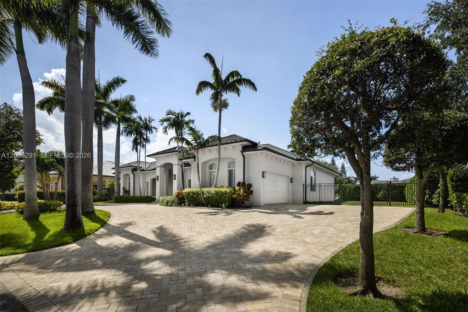 8111 SW 178th St, Palmetto Bay, FL 33157 photo 2