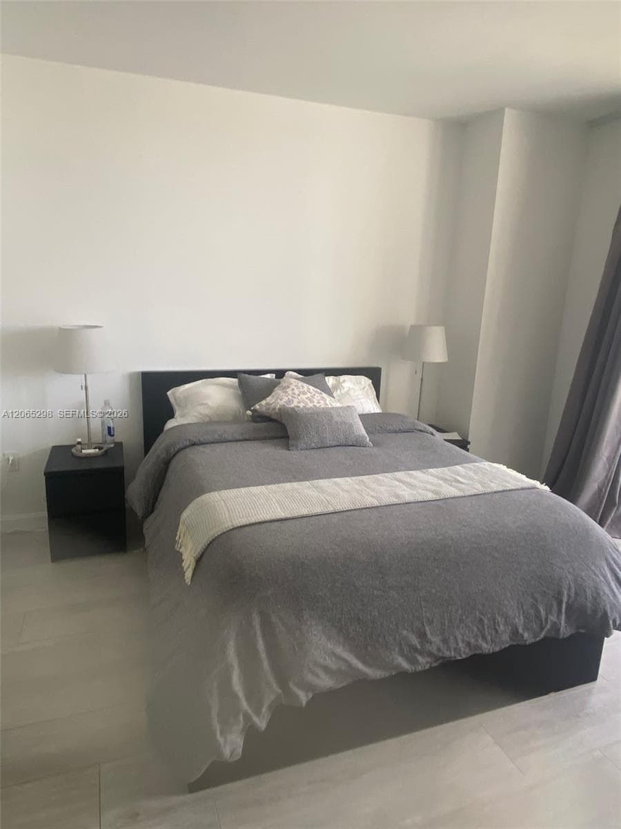 45 SW 9th St # 1005, Miami, FL 33130 photo 5