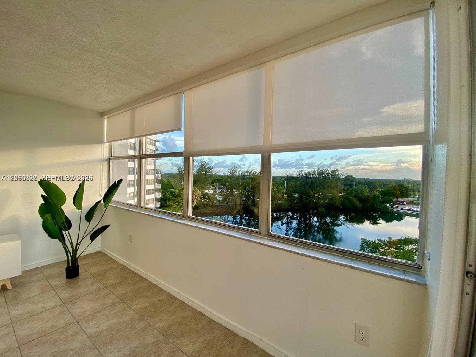 1300 NE Miami Gardens Dr # 713E, Miami, FL 33179