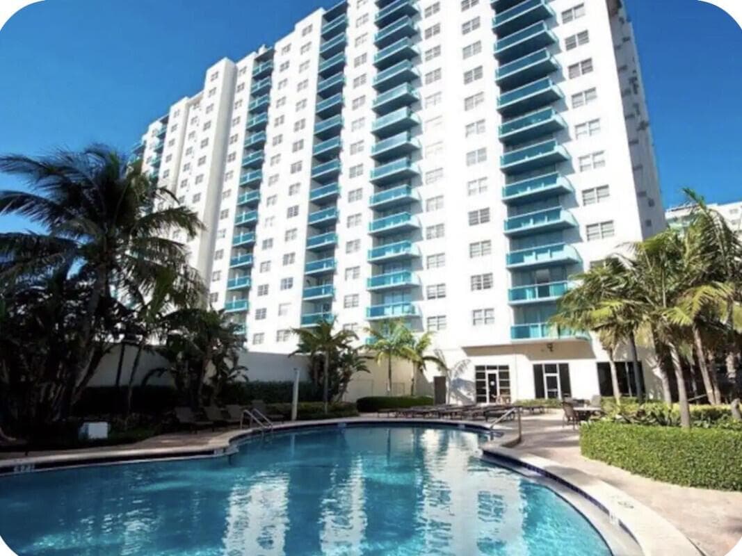 4001 S Ocean Drive # 16H, Hollywood, FL 33019