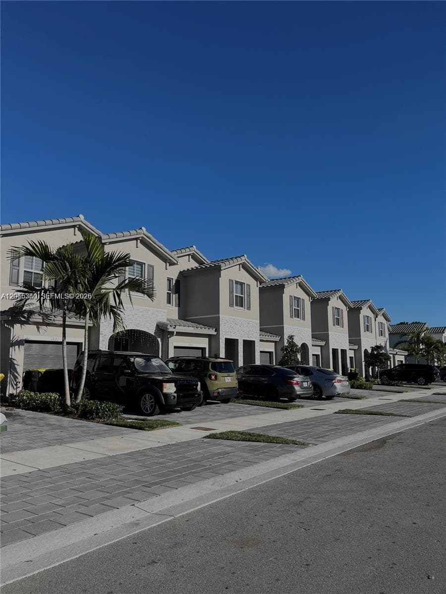 1211 SE 27th Ter, Homestead, FL 33035 photo 2