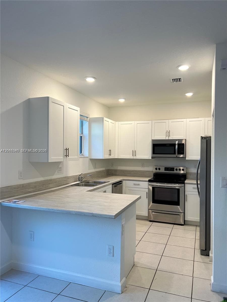 1211 SE 27th Ter, Homestead, FL 33035 photo 3