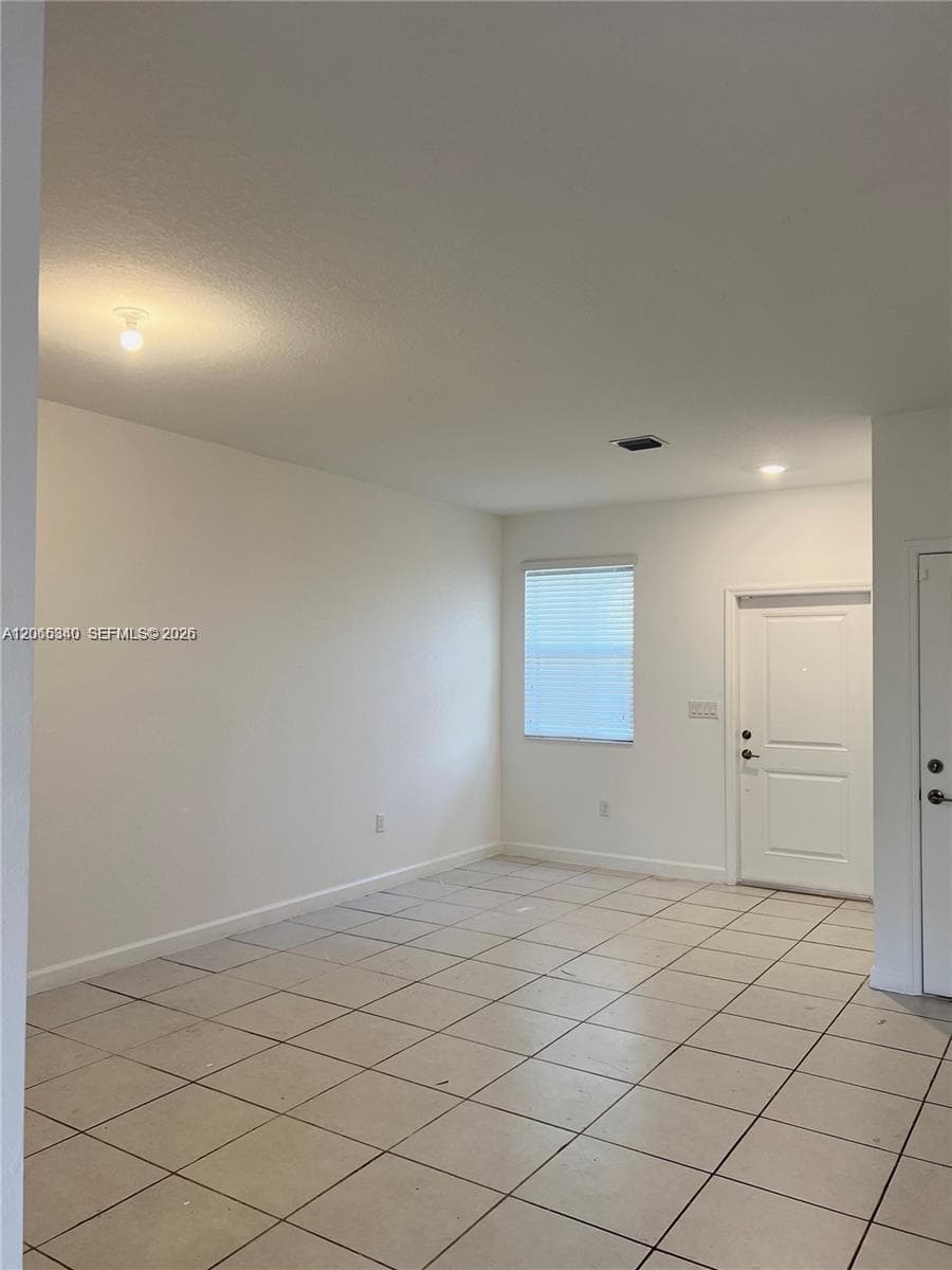 1211 SE 27th Ter, Homestead, FL 33035 photo 4