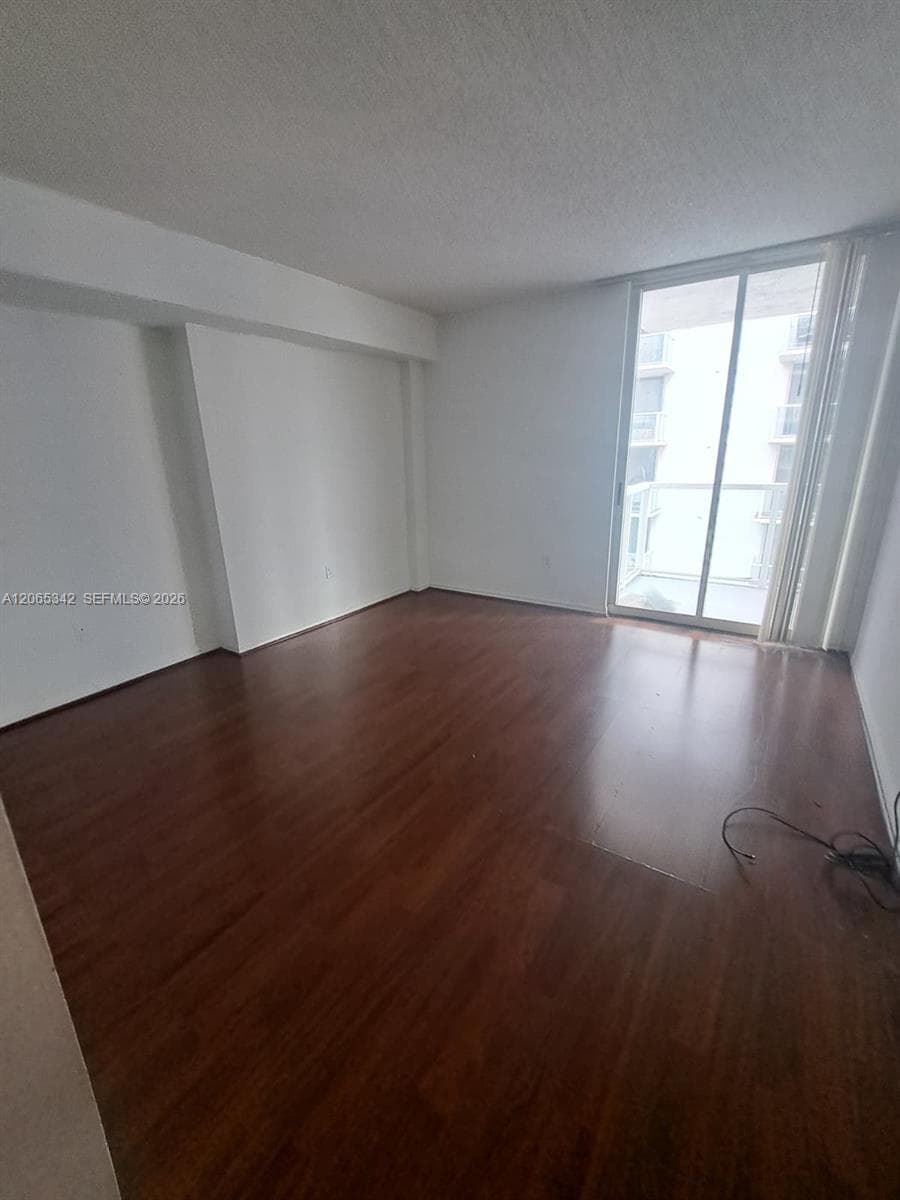 5091 NW 7th St # 1007, Miami, FL 33126 photo 5
