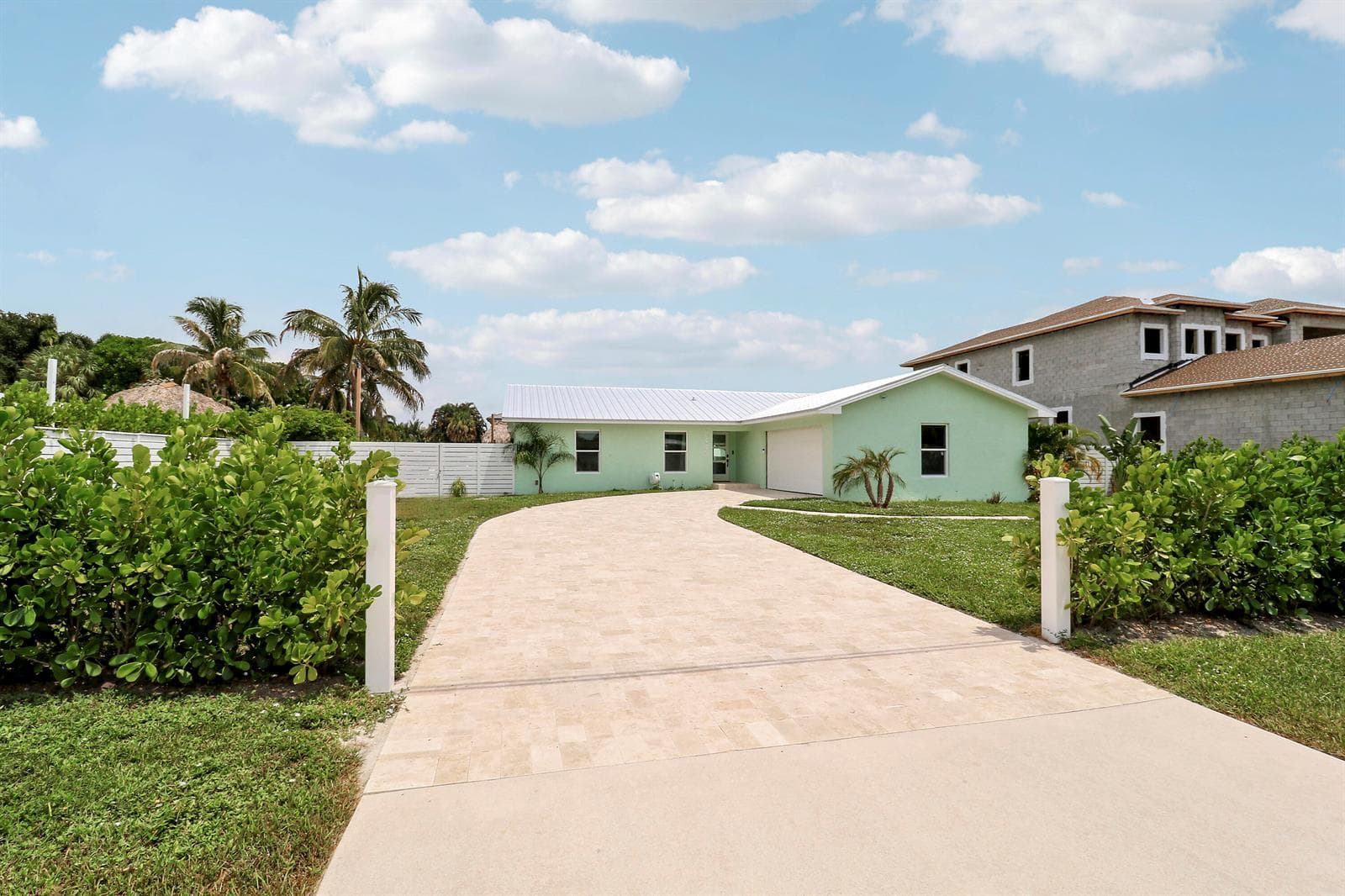 2443 E Edgewater Drive, Palm Beach Gardens, FL 33410 photo 5