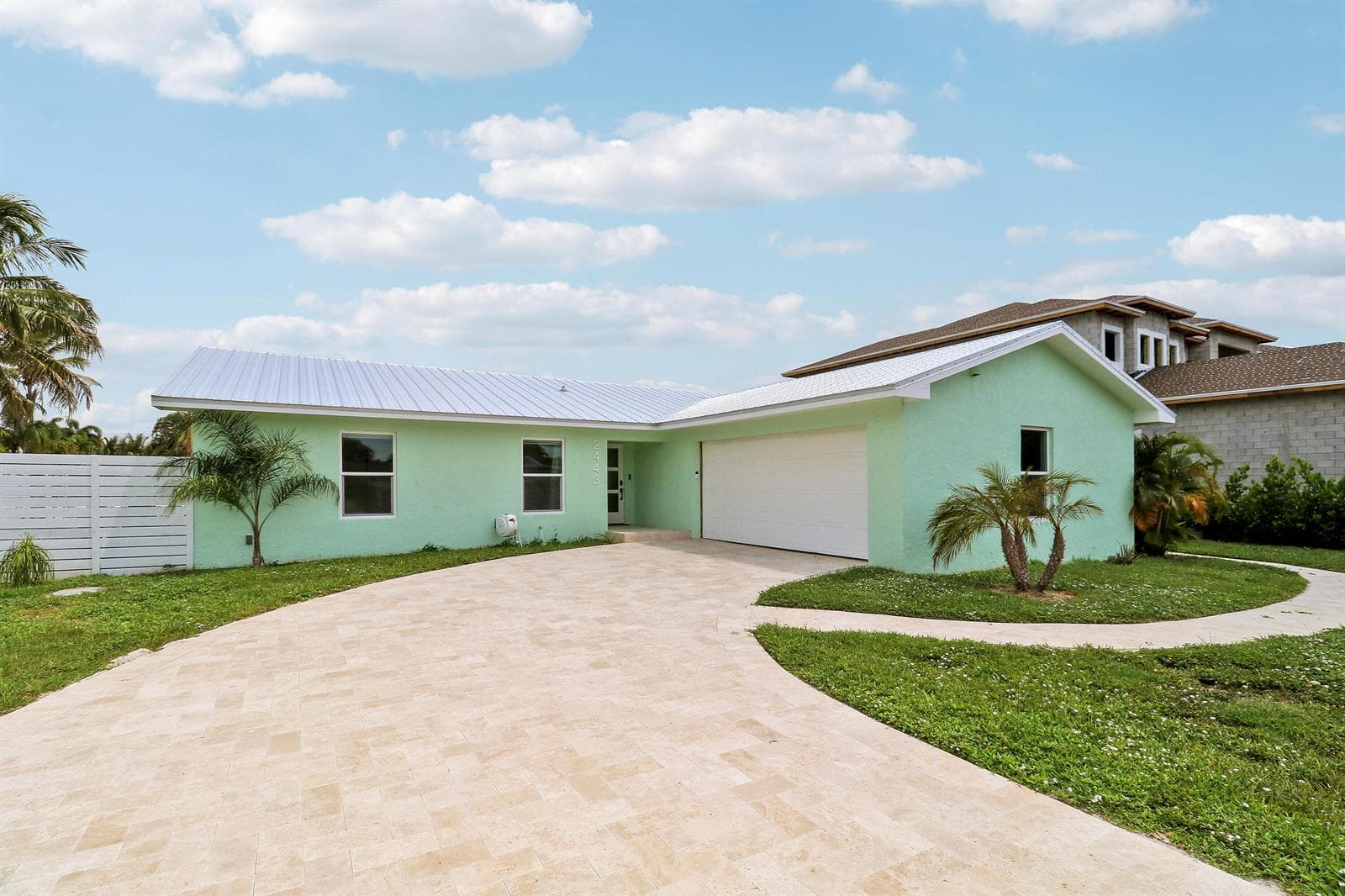 2443 E Edgewater Drive, Palm Beach Gardens, FL 33410 photo 4