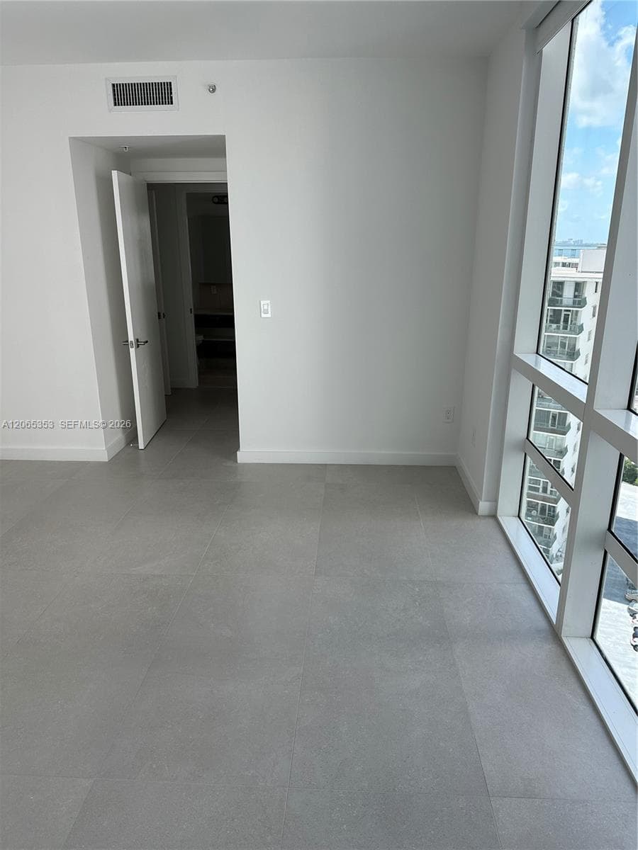 218 SE 14th St # 1908, Miami, FL 33131 photo 5