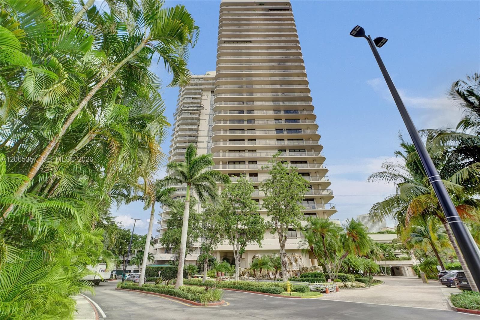 19667 Turnberry Way # 12F, Aventura, FL 33180