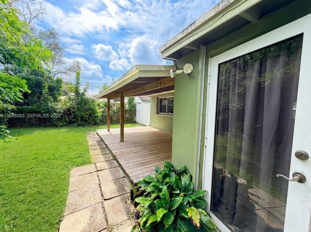 6831 Farragut St, Hollywood, FL 33024 photo 3