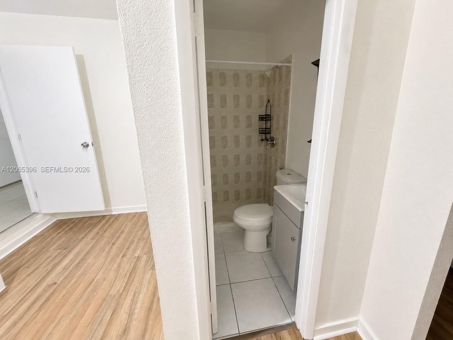 19631 NW 57th Pl, Hialeah, FL 33015 photo 4